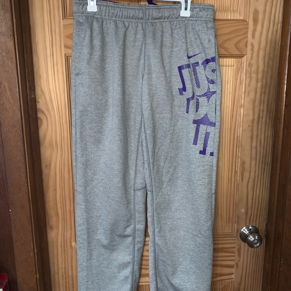 Women’s Nike sweatpants